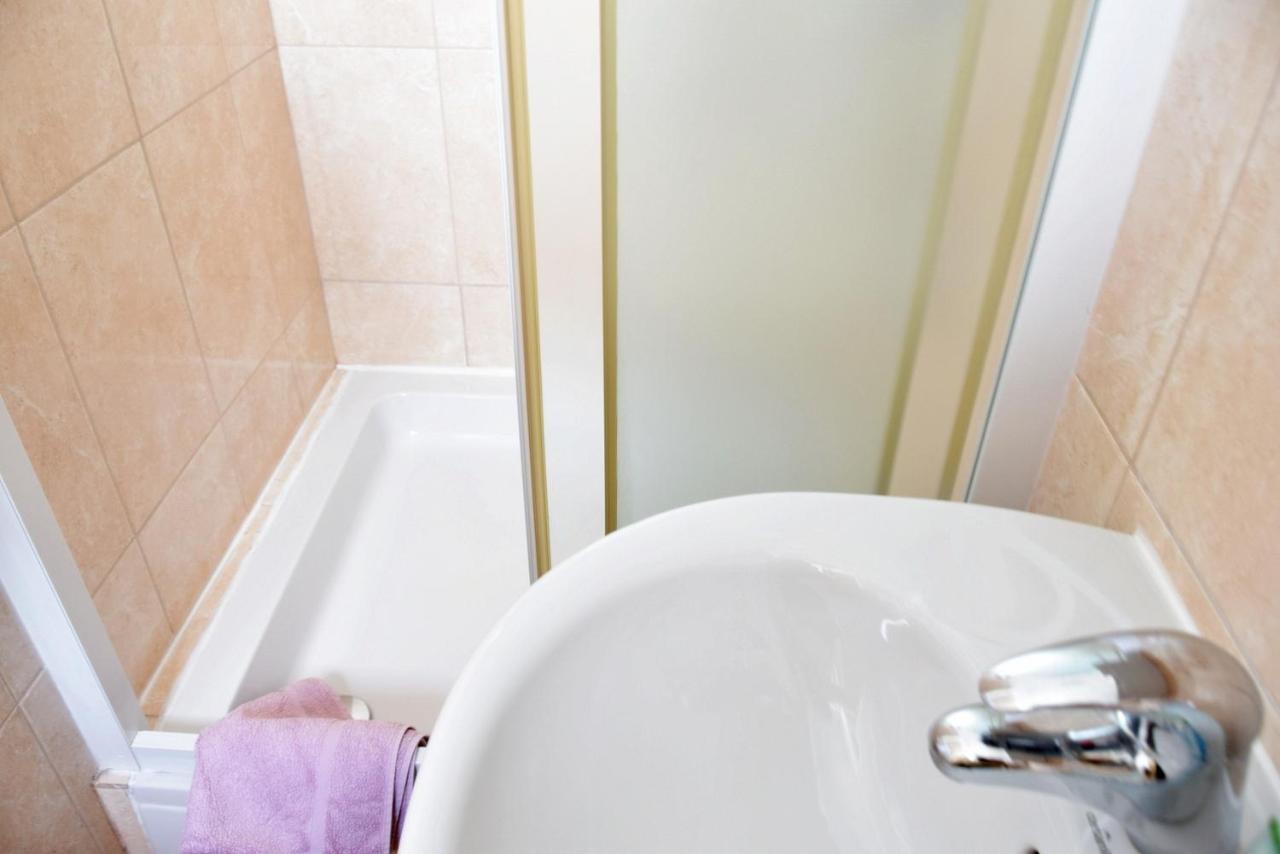 Rooms Vilma Close To Rab City Palit Εξωτερικό φωτογραφία