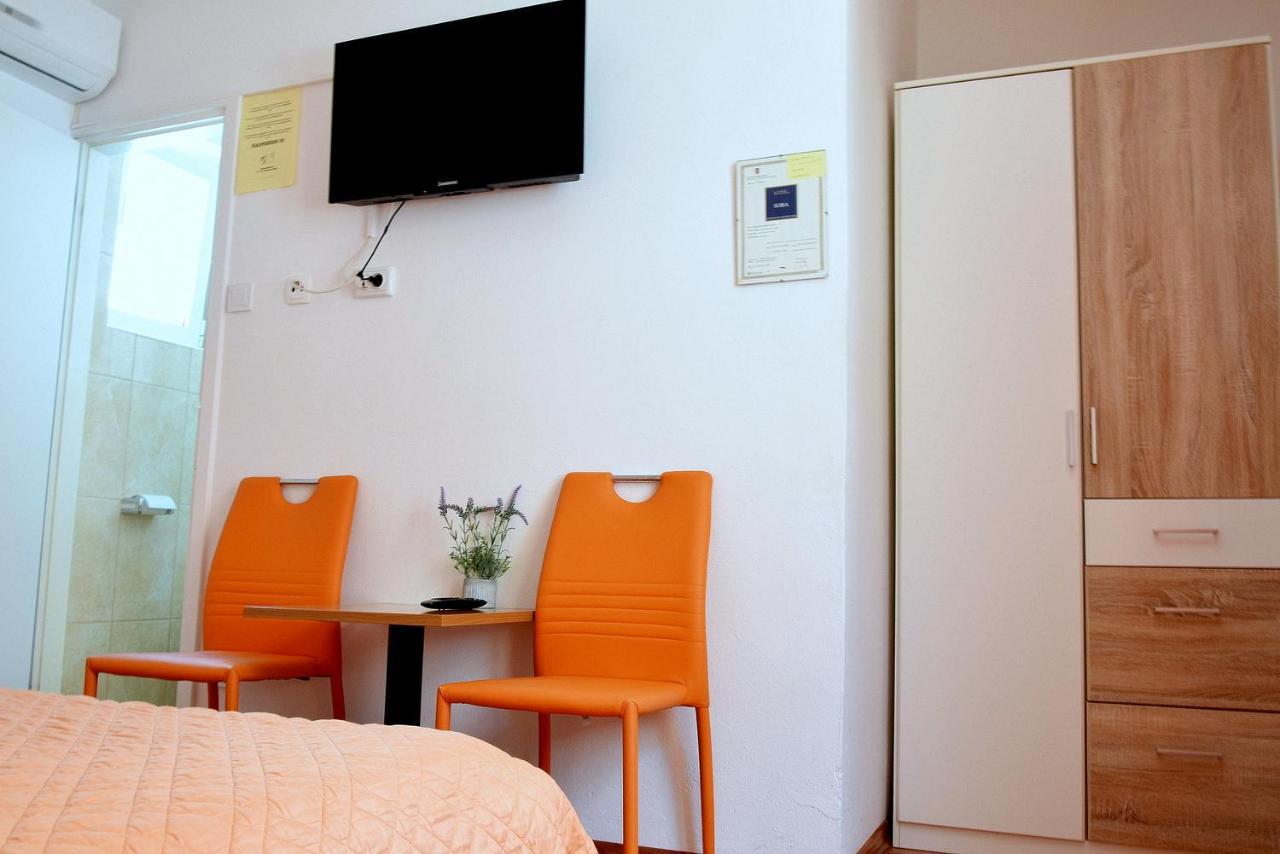 Rooms Vilma Close To Rab City Palit Εξωτερικό φωτογραφία